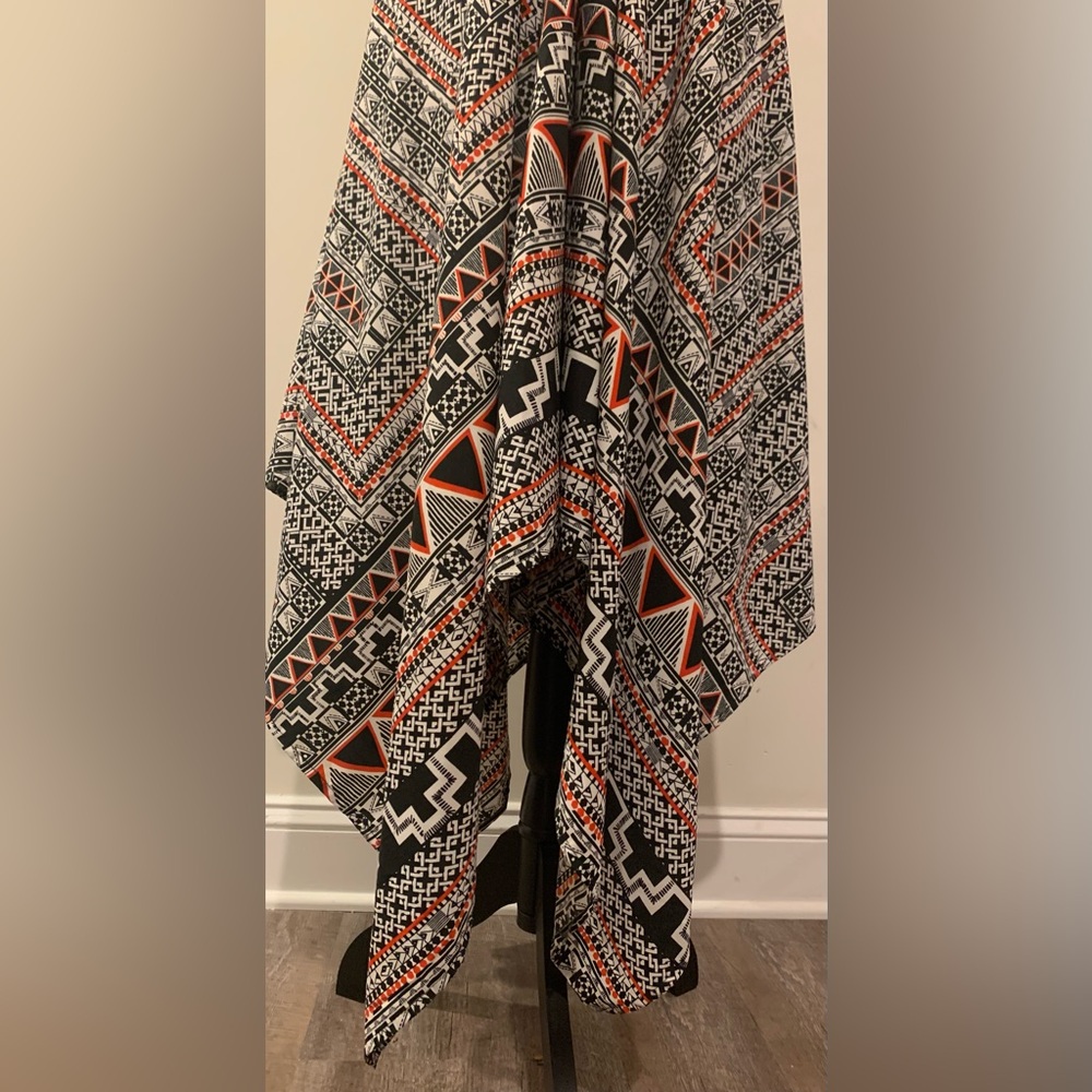 Bella Moda V Neck Coverup - Picture 2 of 10